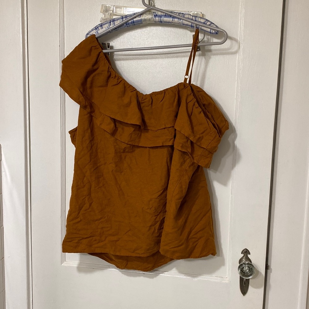 Old navy one sleeve shirt